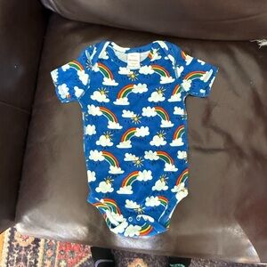 NWOT Hanna Andersson rainbow onesie